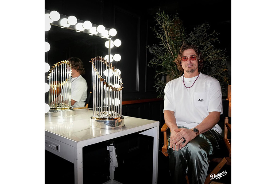 ドジャース公式が公開したエンリケ・ヘルナンデス(画像はスクリーンショット)