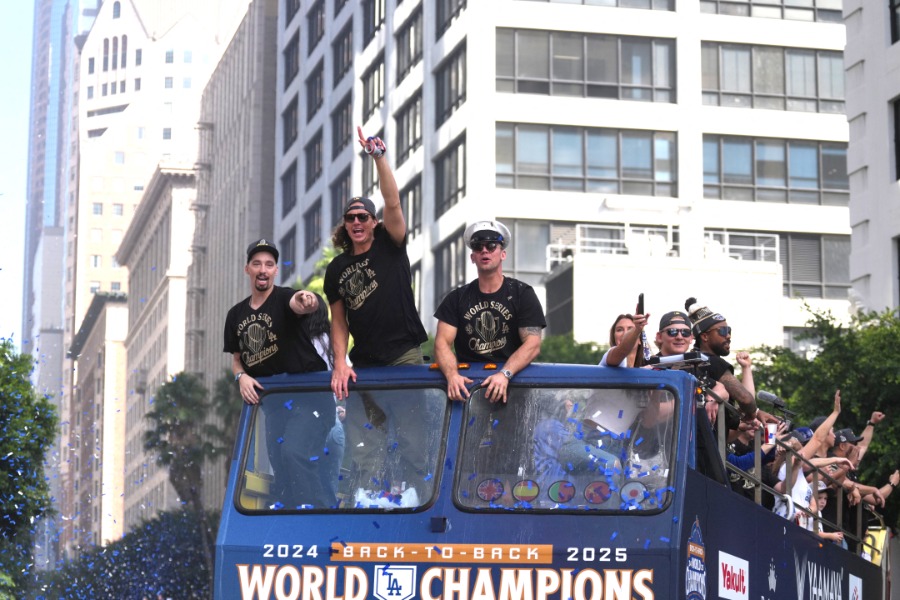 パレードに参加したドジャースナイン【写真：ロイター】