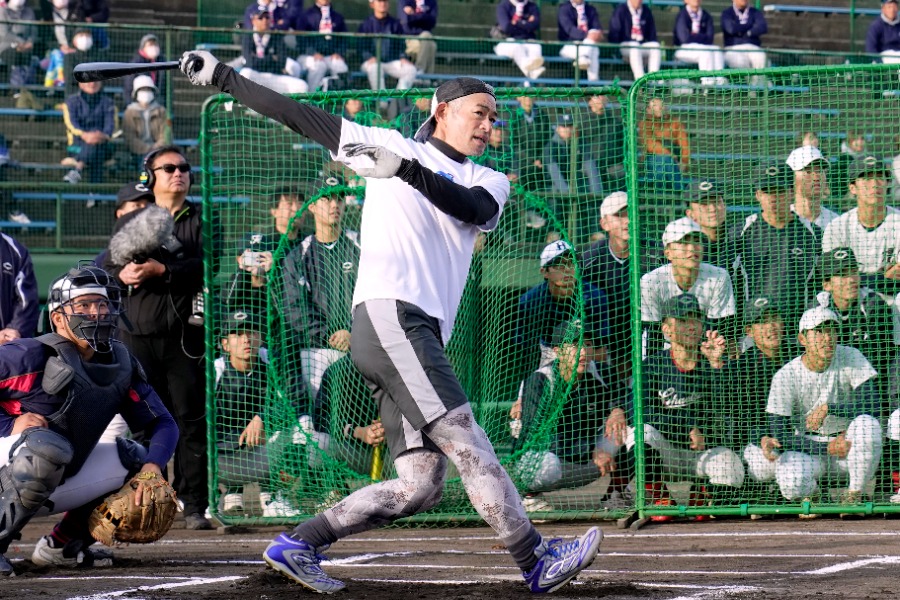 フリー打撃で快音を響かせるイチロー氏【写真：代表撮影】
