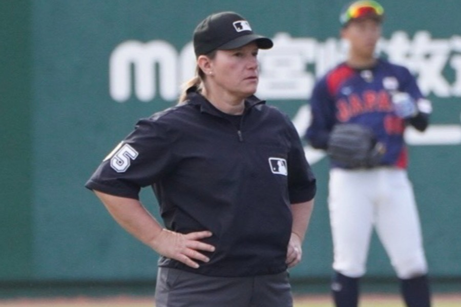 来日中のMLB女性審判員ジェン・パウォルさん【写真：宮脇広久】