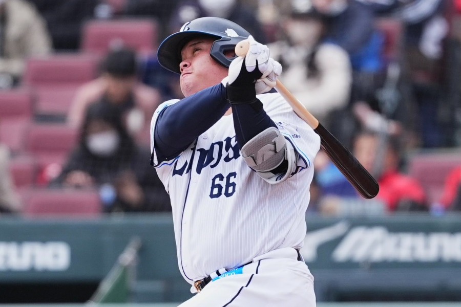 トライアウトに参加した渡部健人【写真:小林靖】