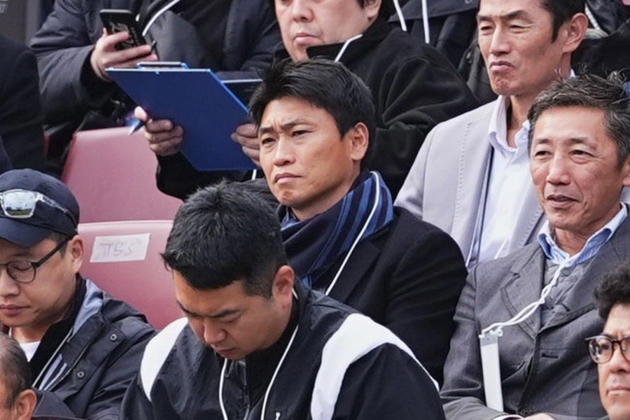 トライアウトに訪れたヤクルトのGM特別補佐の青木宣親氏【写真：小林靖】