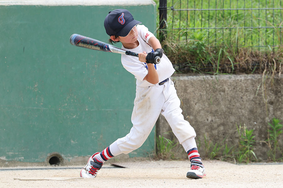 理想のスイングが身に付く素振りの正しいやり方とは（写真はイメージ）