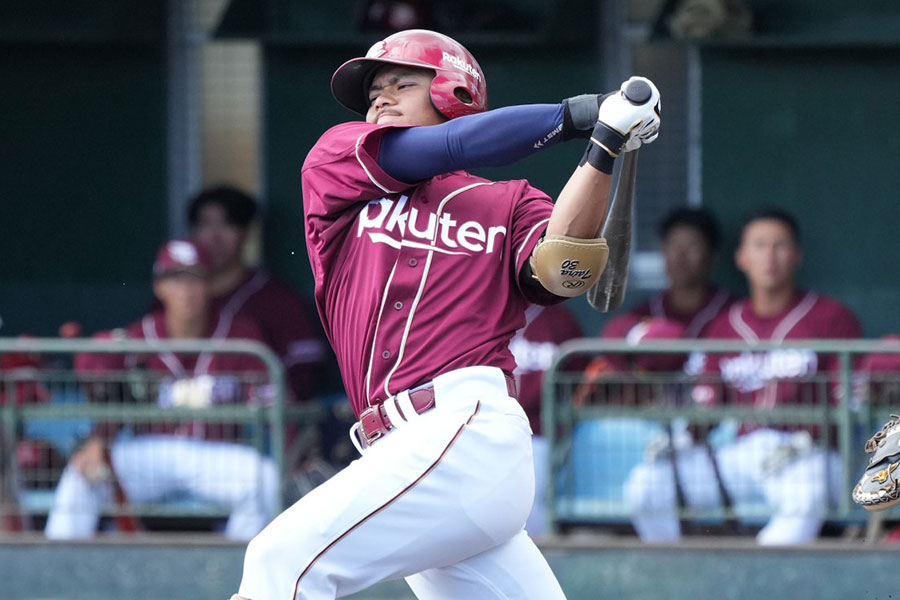 支配下復帰を果たした楽天・平良竜哉【写真：小林靖】