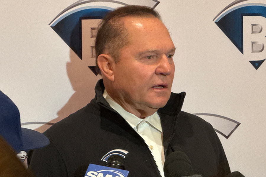 GM会議の会場で取材に応じた代理人のスコット・ボラス氏【写真：上野明洸】