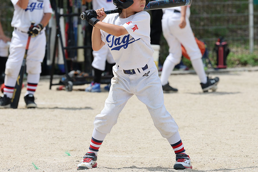 打席での“正しい構え”が身につくスクワットドリルとは（写真はイメージ）