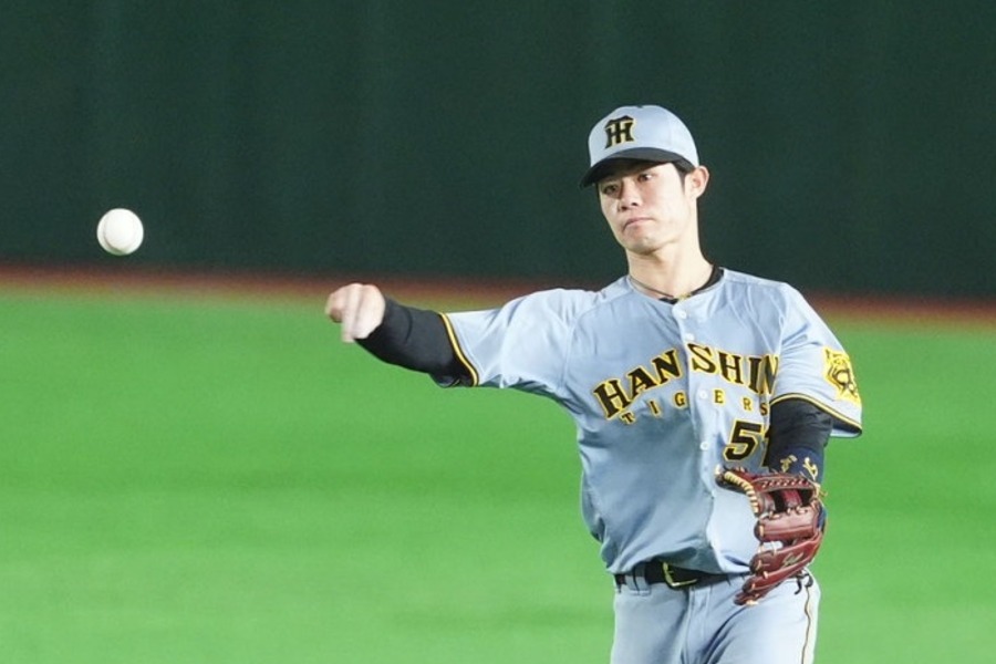 ゴールデン・グラブを受賞した阪神・中野拓夢【写真:小林靖】