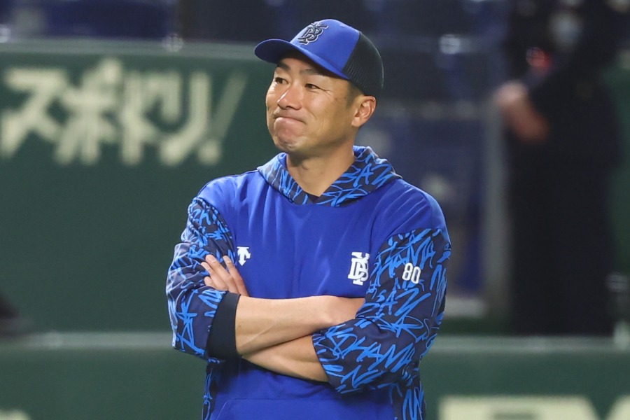 DeNA・相川亮二新監督【写真：加治屋友輝】