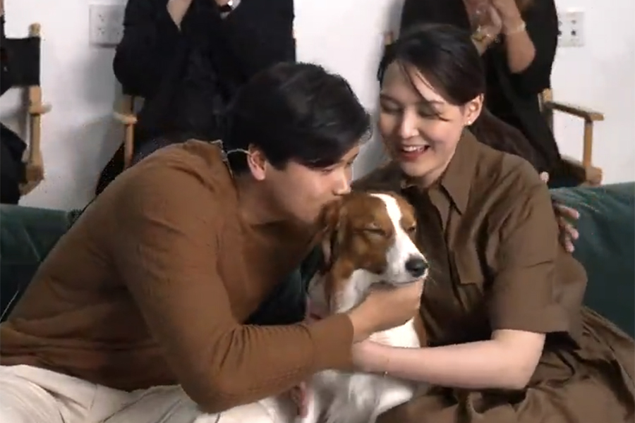 MVP受賞を喜ぶドジャース・大谷翔平と真美子夫人【写真：MLB Networkより】