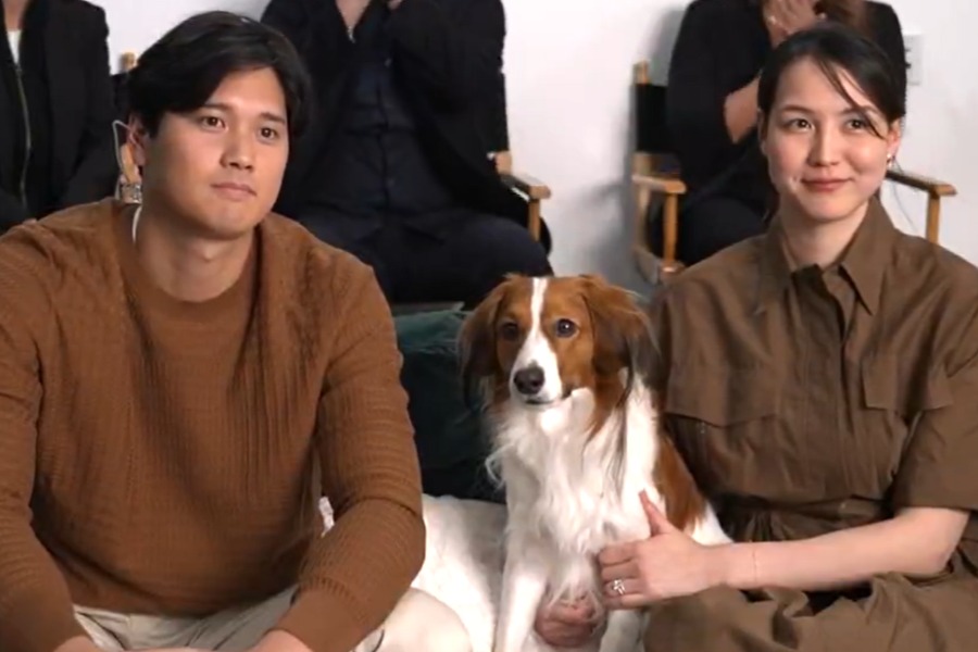 MVP受賞を家族で喜ぶドジャース・大谷翔平【写真：MLB NetworkのXより】