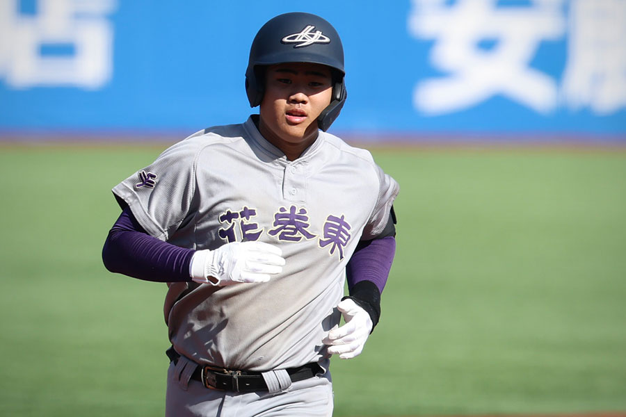 崇徳戦で本塁打を放った花巻東・古城大翔【写真：加治屋友輝】