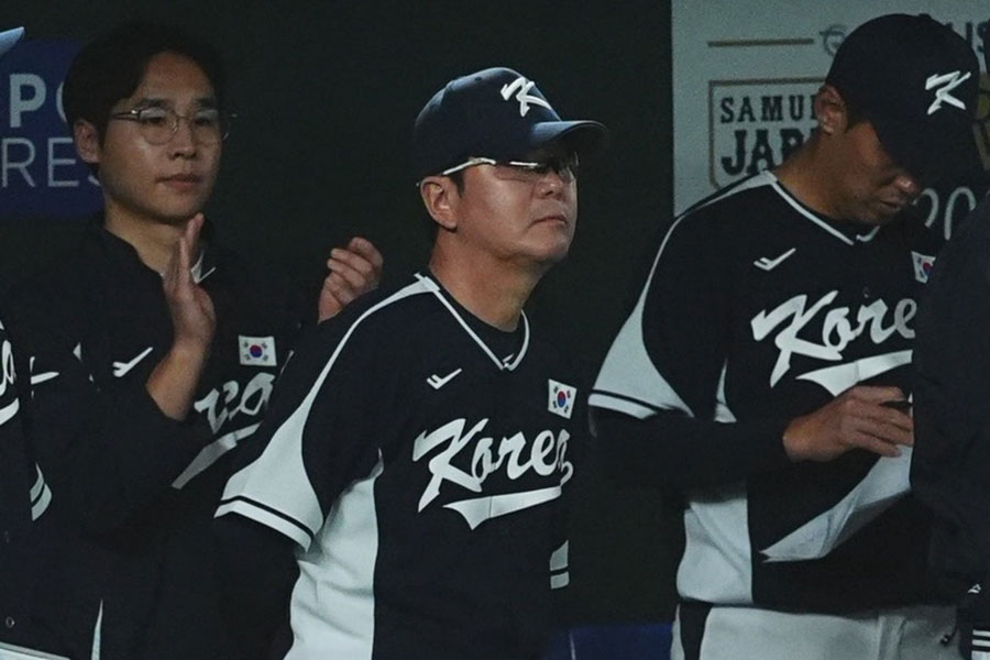 韓国代表のリュ・ジヒョン監督【写真:小林靖】