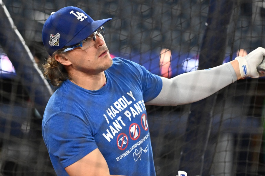 ドジャースからFAになったエンリケ・ヘルナンデス【写真:ロイター】