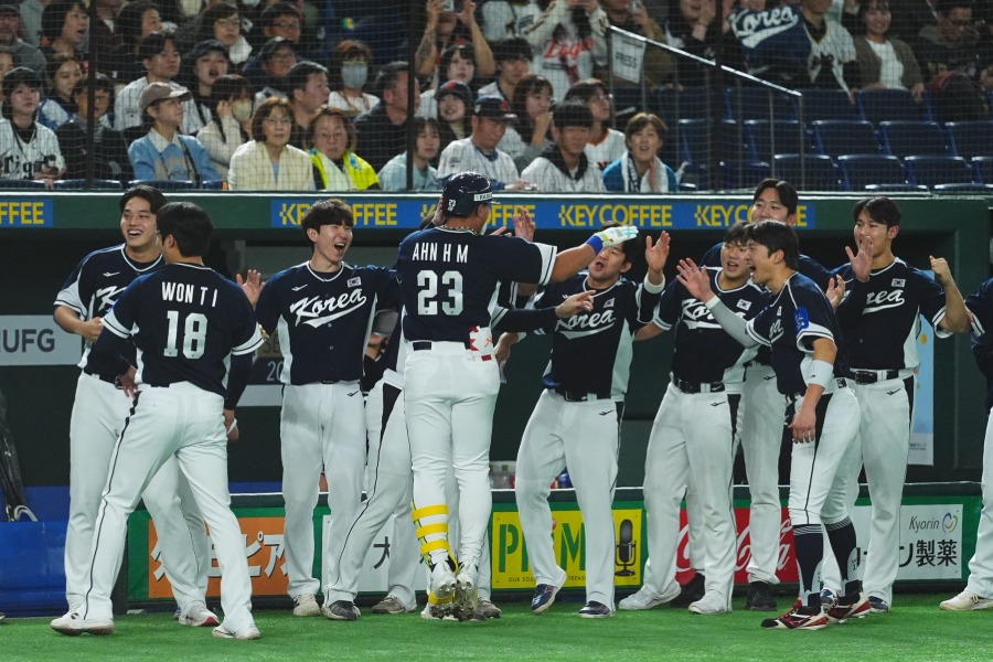韓国代表ナイン【写真:小林靖】