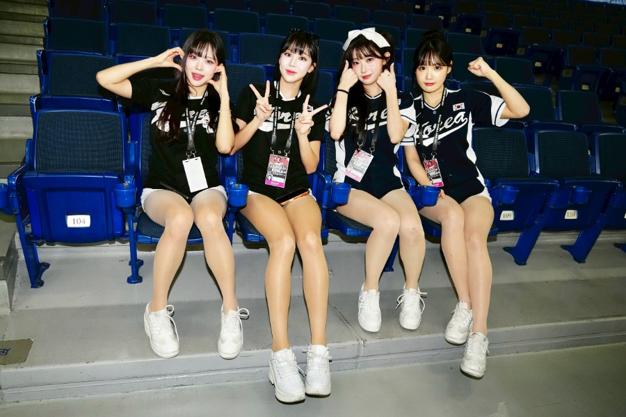 応援に駆け付けた韓国チア【写真：小林靖】