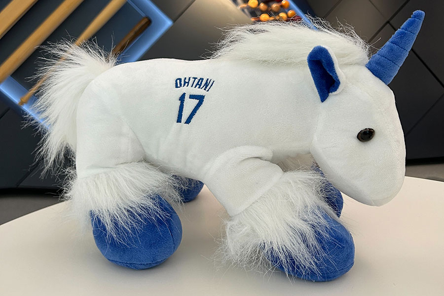 MLBが公開したユニコーンのぬいぐるみ【写真:MLB公式Xより】