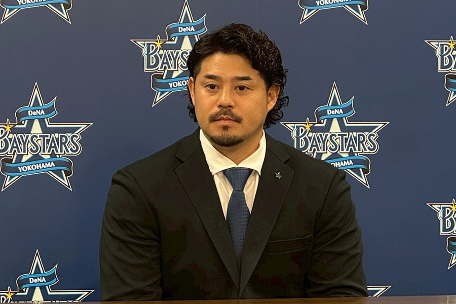 契約を更改し会見したDeNA・宮崎敏郎【写真：町田利衣】