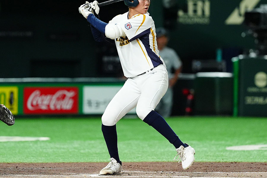 インコースを強く引っ張れるようになる打撃ドリルとは(写真はイメージ)