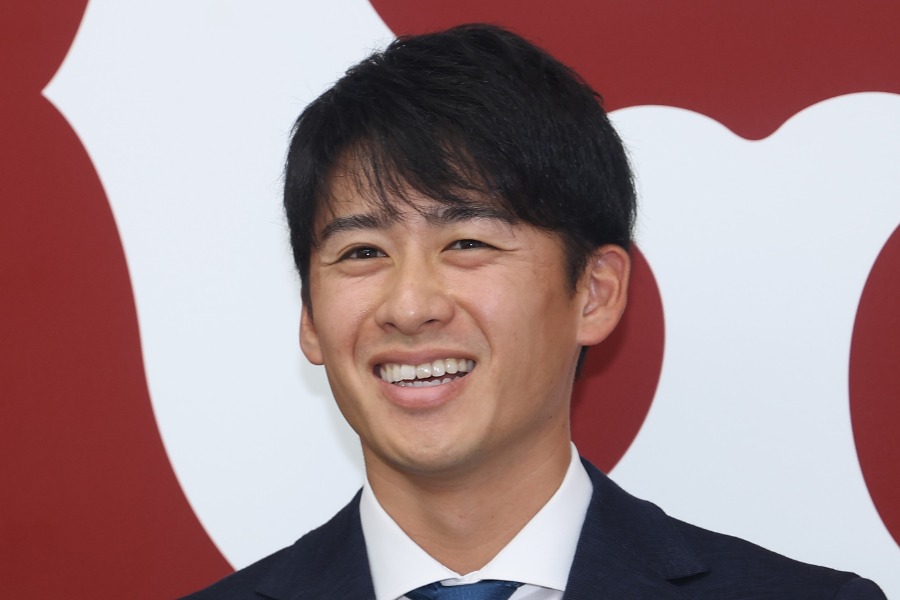 巨人の入団会見に出席した板東湧梧【写真提供：産経新聞社】