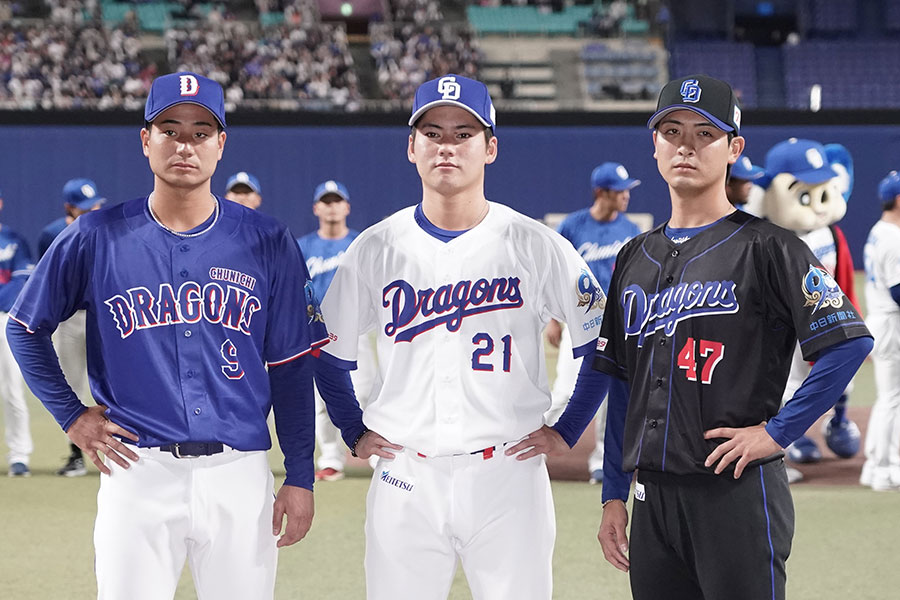 ファンフェスタで発表された新ユニホーム【写真提供:産経新聞社】