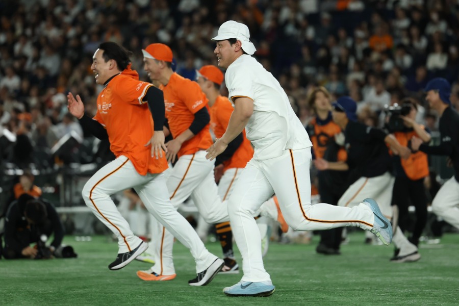 ファンフェスタに参加した巨人ナイン【写真：加治屋友輝】