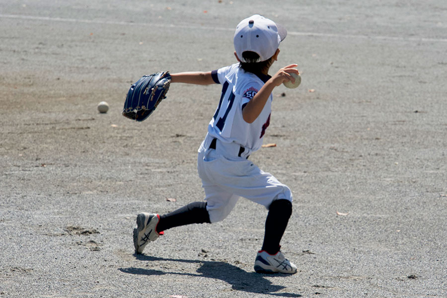 投球フォームを改善し肩甲骨の可動域を広げるドリルとは(写真はイメージ)