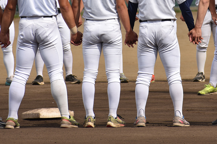 親元を離れて野球に打ち込むメリットとは（写真はイメージ）