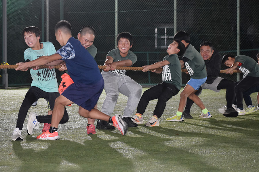 リレーや綱引きも練習メニューに取り入れている【写真：高橋幸司】
