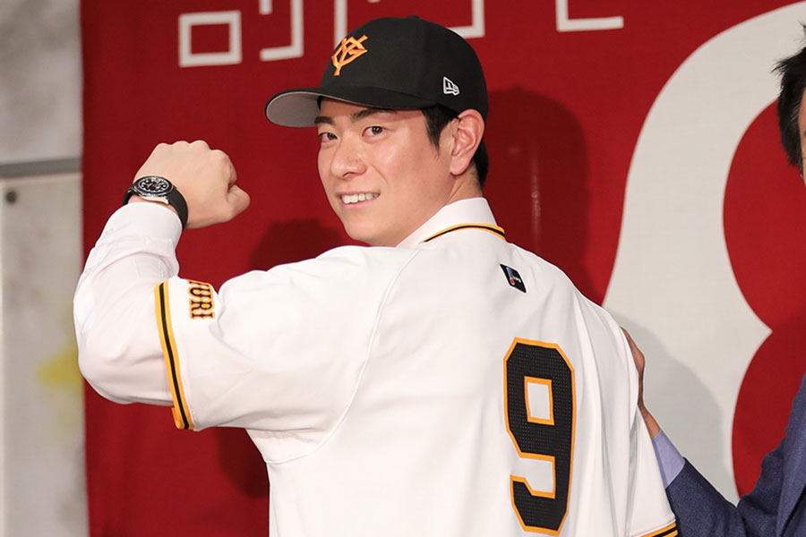 巨人入団会見に出席した松本剛【写真：松本洸】
