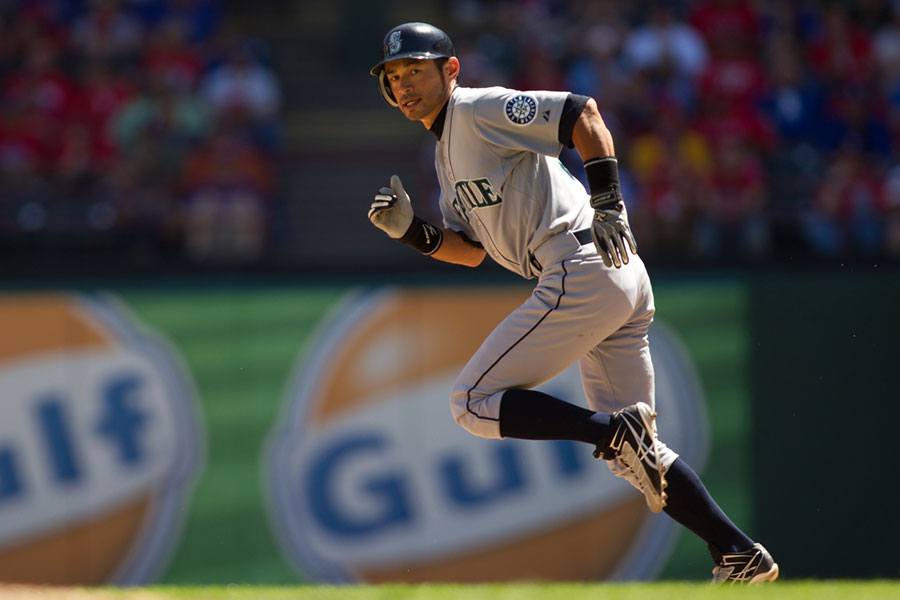 マリナーズ時代のイチロー氏の走塁【写真：アフロ】