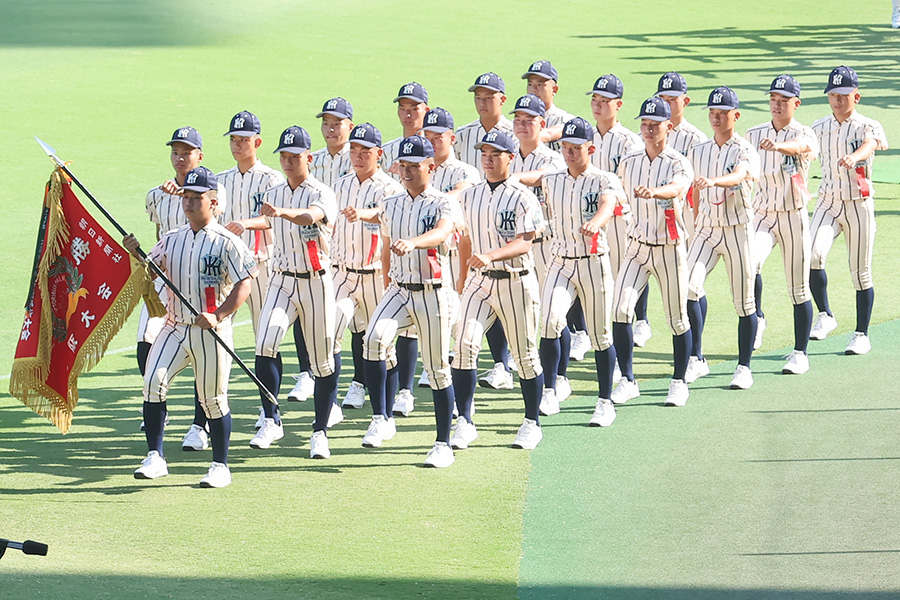 2025年夏の甲子園に出場した東大阪大柏原ナイン【写真：加治屋友輝】
