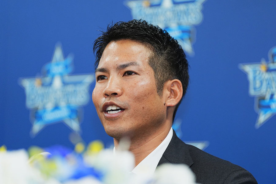 DeNA退団会見に出席した桑原将志【写真：小林靖】