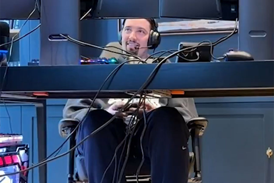 自宅でインタビューに応じたドジャースのブレイク・スネル【写真提供：ドジャース】