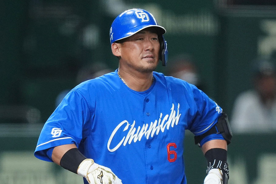 今季限りで現役を引退した中田翔氏【写真：小林靖】