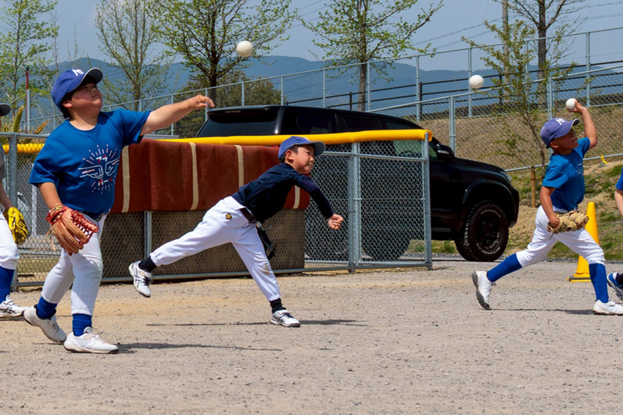 和歌山橋本Atta boysの壁当て練習の様子【写真：伊藤賢汰】