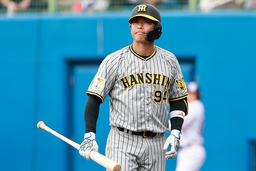 今季限りで現役引退した阪神・原口文仁氏【写真：小池義弘】