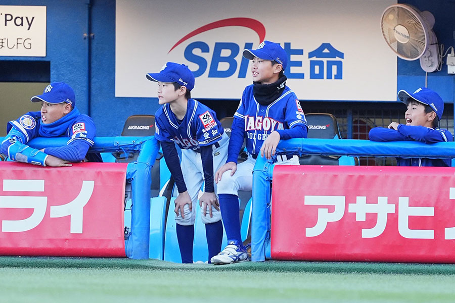 くら寿司トーナメントで準優勝の成績を収めた名古屋ドジャースナイン【写真:小林靖】