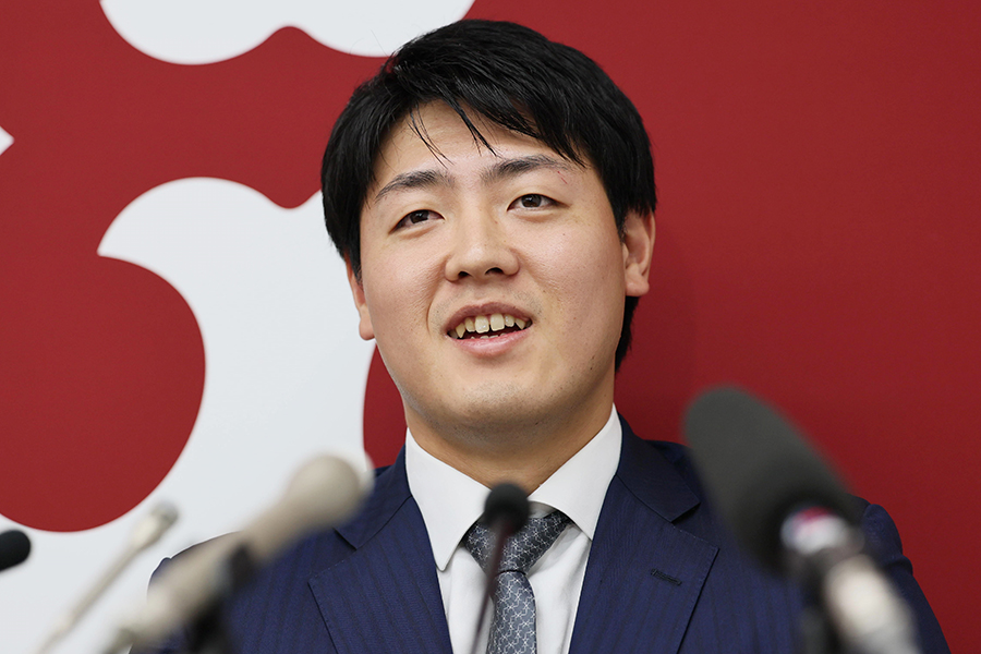 ブルージェイズと正式契約を結んだ岡本和真（写真は巨人時代）【写真提供：産経新聞社】