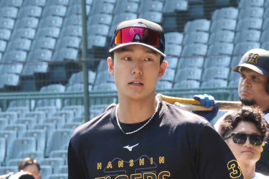 阪神・小幡竜平【写真：栗木一考】