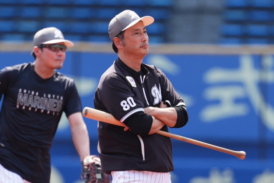 ロッテでチーフ打撃コーチ兼走塁コーチを務めた大塚明氏【写真：小林靖】