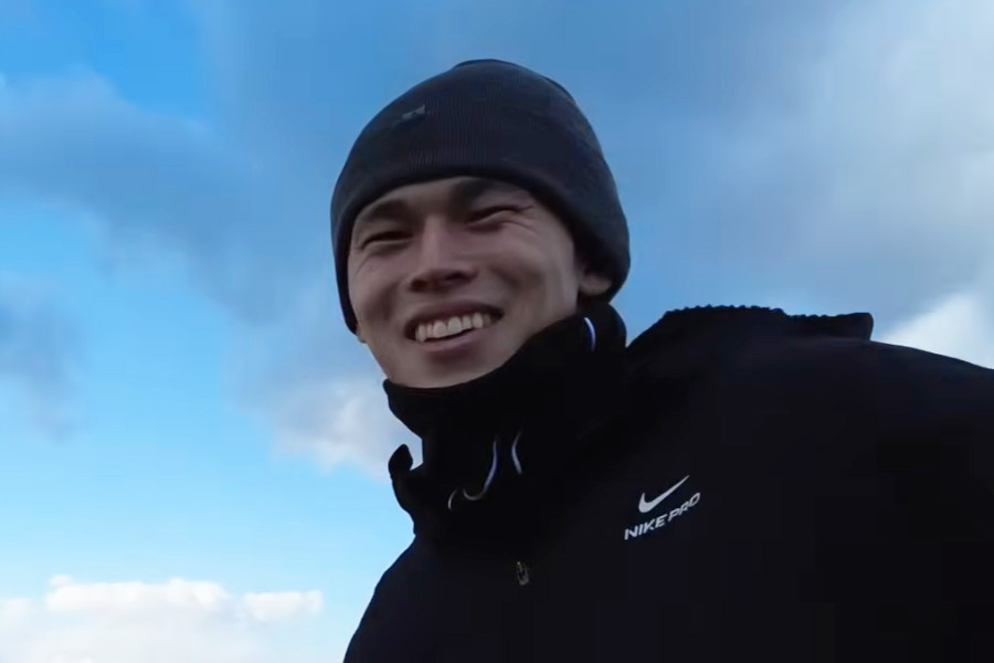 野球教室に参加したドジャース・佐々木朗希(写真は公式YouTubeよりスクリーンショット)