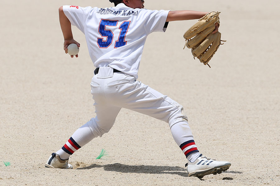 投球時の理想のテークバックが自然に身に付くドリルとは（写真はイメージ）