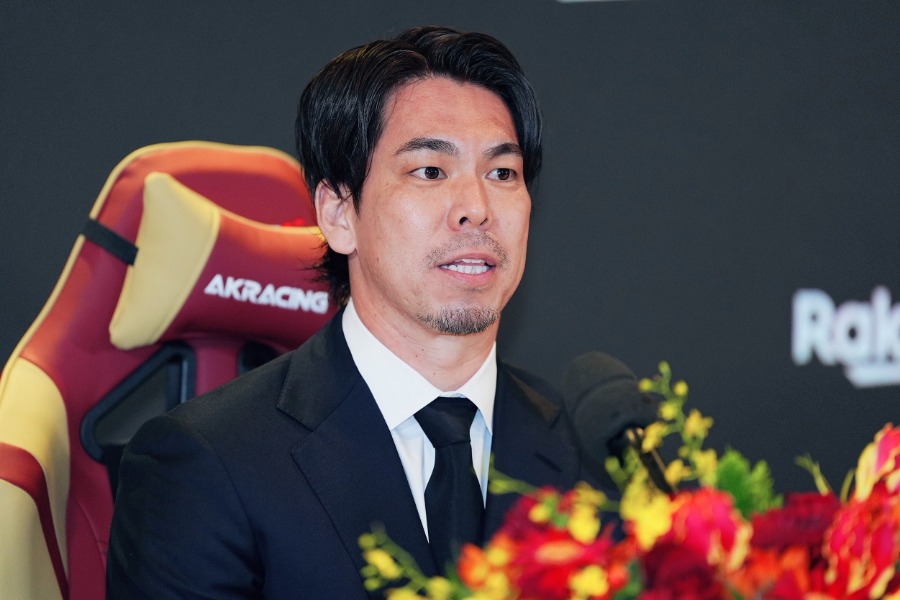 入団会見に出席した楽天・前田健太【写真：小林靖】