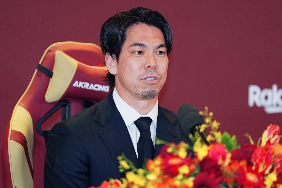 入団会見に出席した楽天・前田健太【写真:小林靖】