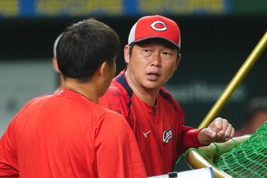 広島・新井貴浩監督【写真：小林靖】