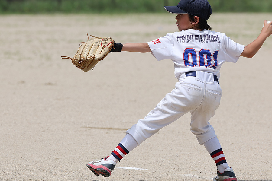 制球不安を解消する“グラブ側の手足”の使い方とは(写真はイメージ)