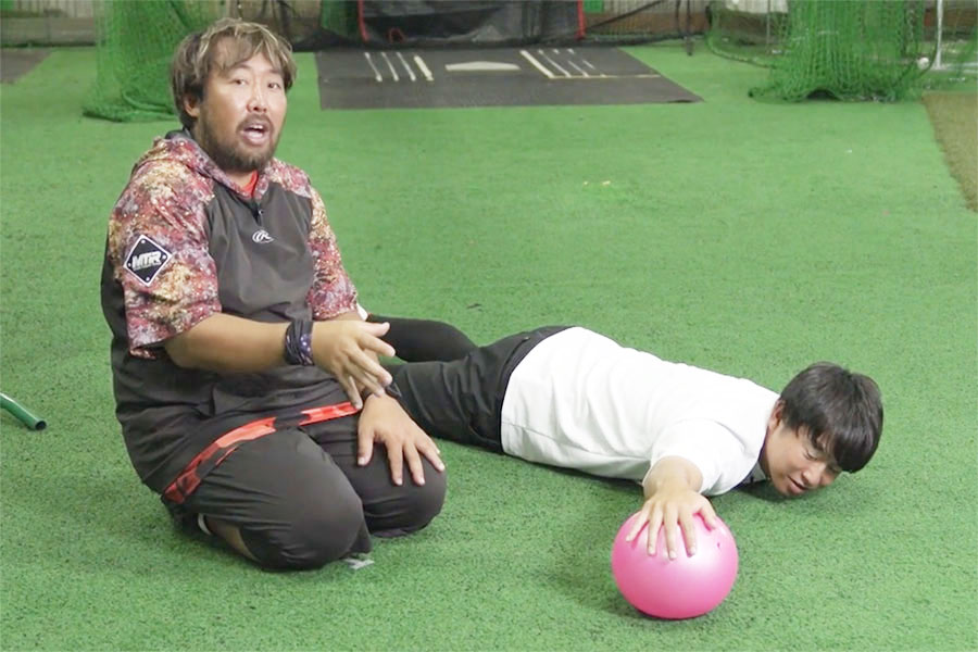 プロトレーナーの高島誠氏（左）【写真：編集部】