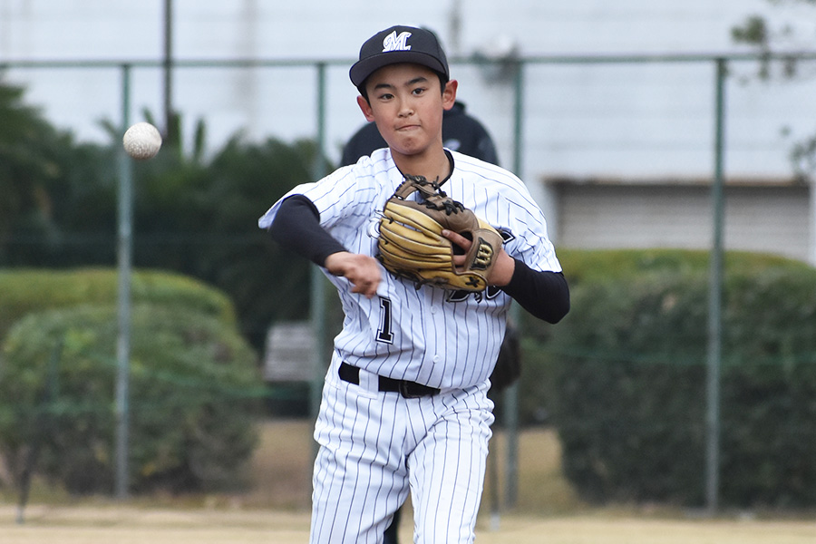 マリーンズジュニアの内野の要を担う糟谷悠主将【写真：高橋幸司】