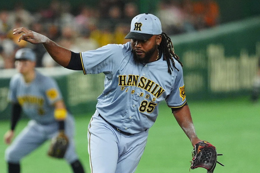 阪神のラファエル・ドリス【写真:小林靖】