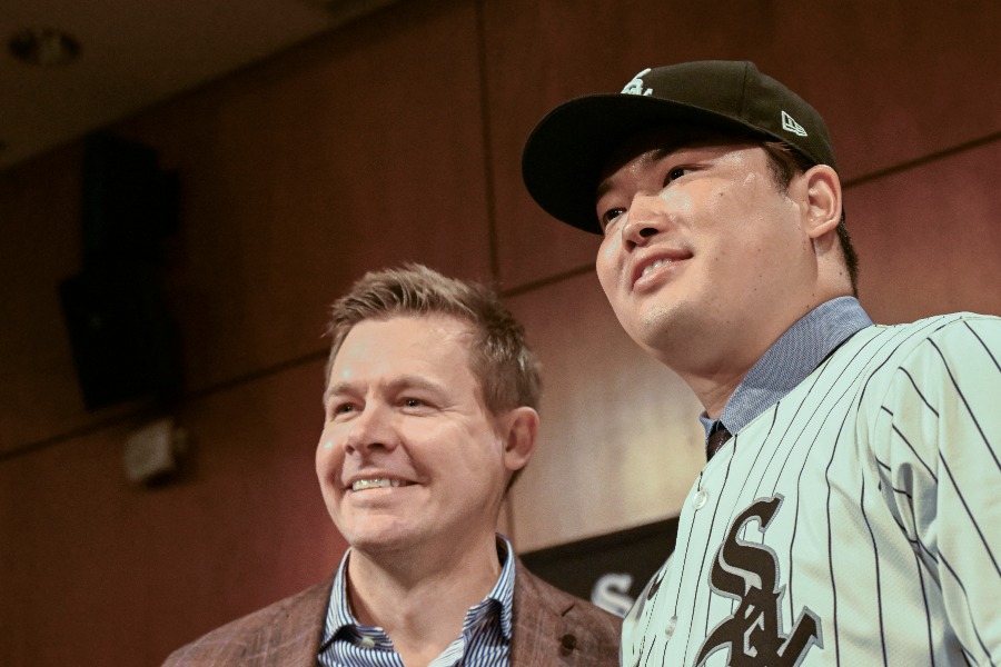 ホワイトソックスの入団会見に臨んだ村上宗隆【写真：ロイター】